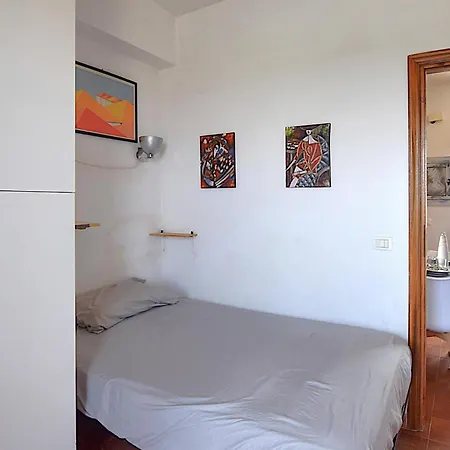 Lägenhet 1 Bedroom Cozy In Sparvasile